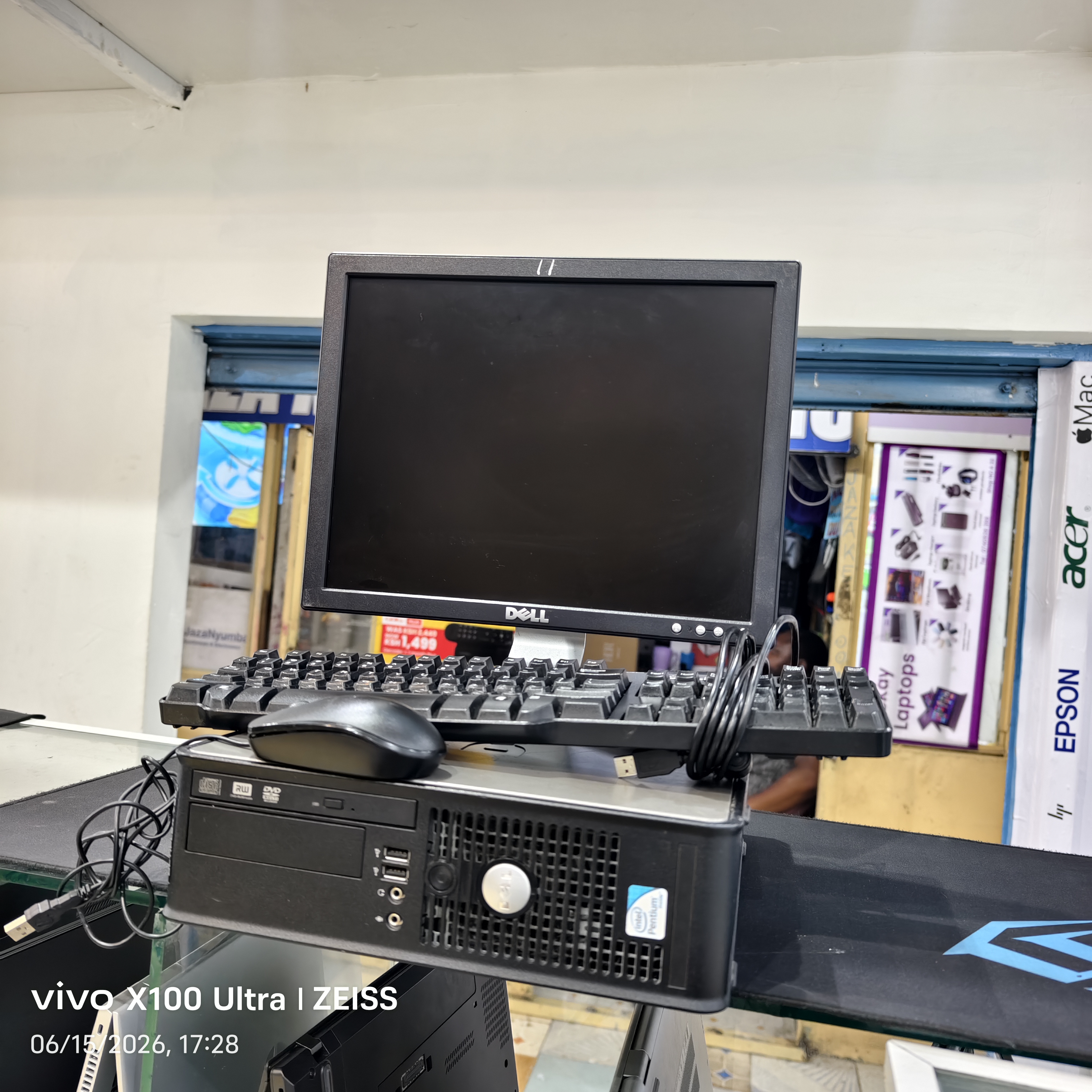 Dell OptiPlex 760/780 Desktop Computer – Intel Core 2 Duo | 2GB RAM | 160GB HDD | 15" Monitor | 3 Months Warranty

Upgrade your workspace with the reliable Dell OptiPlex 760/780 desktop computer.