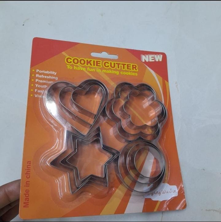 Metal Cookie Cutter Set – Durable Metallic Biscuit & Pastry Shaper Tools, Multi-Shape Baking Molds Sold As Per Set, Reusable Kitchen Accessories for Cookies, Fondant & Dough Cutting