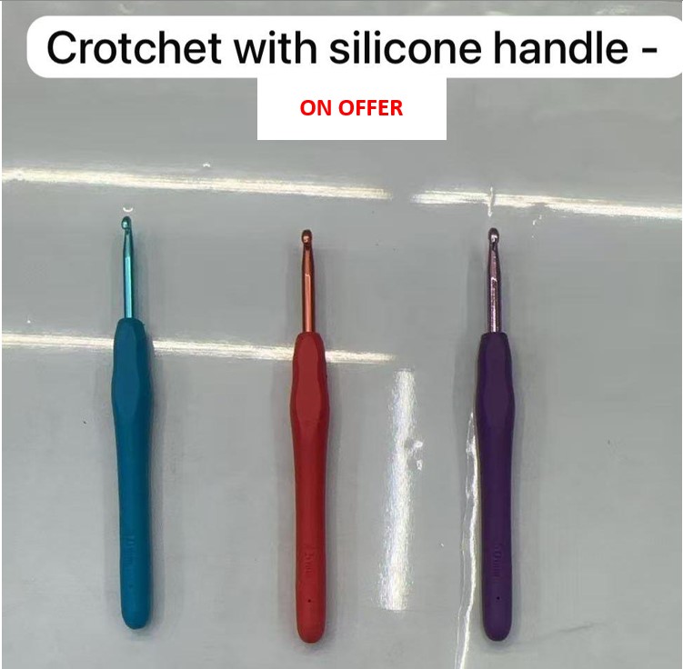 Crochet Ergonomic Rubber Handle Aluminum Crochet Hooks Soft Grip Knitting Needles Yarn Craft Tools Smooth Glide Stitch Hooks for Scarves Blankets Clothing DIY Crochet Projects Beginner Friendly
