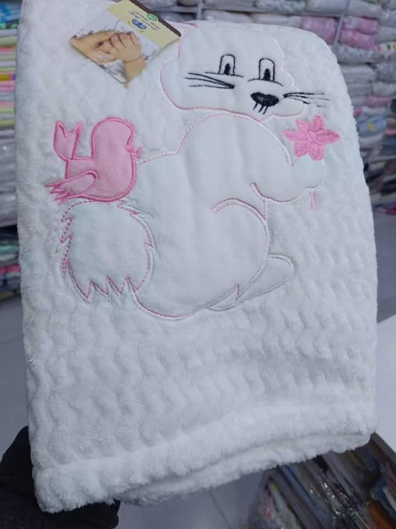 fleece soft baby shawls white colour assorted prints