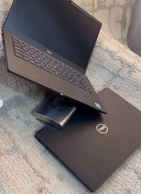 Refurbished Dell Latitude 7310 Intel Core i5 10th Gen 16GB RAM 256GB SSD 2-in-1 laptop 13.3-inch touchscreen Full HD Display USB-C HDMI Webcam Ports Windows 11 Pro Student Work Laptop
