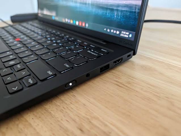 Refurbished LENOVO THINKPAD X1 CARBON Intel Core i5 7th Gen 8GB RAM 256GB SSD 14 inch Full HD Display Ultra-Light Student Business laptop USB 3.0 HDMI VGA Wi-Fi ports Bluetooth HD webcam widows 11