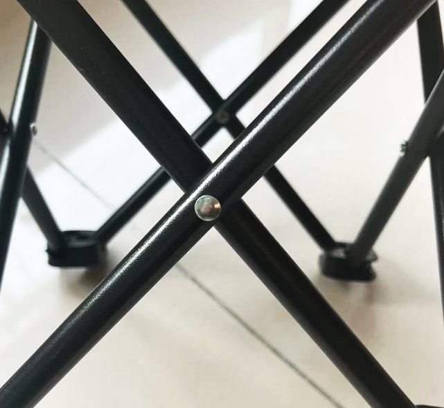 【🔥 Stronger Support】Upgraded Reinforced Base
Portable Folding Camping Chair Stool with Durable Metal Frame 
for Fishing, Picnic, Sketching and Outdoor Use