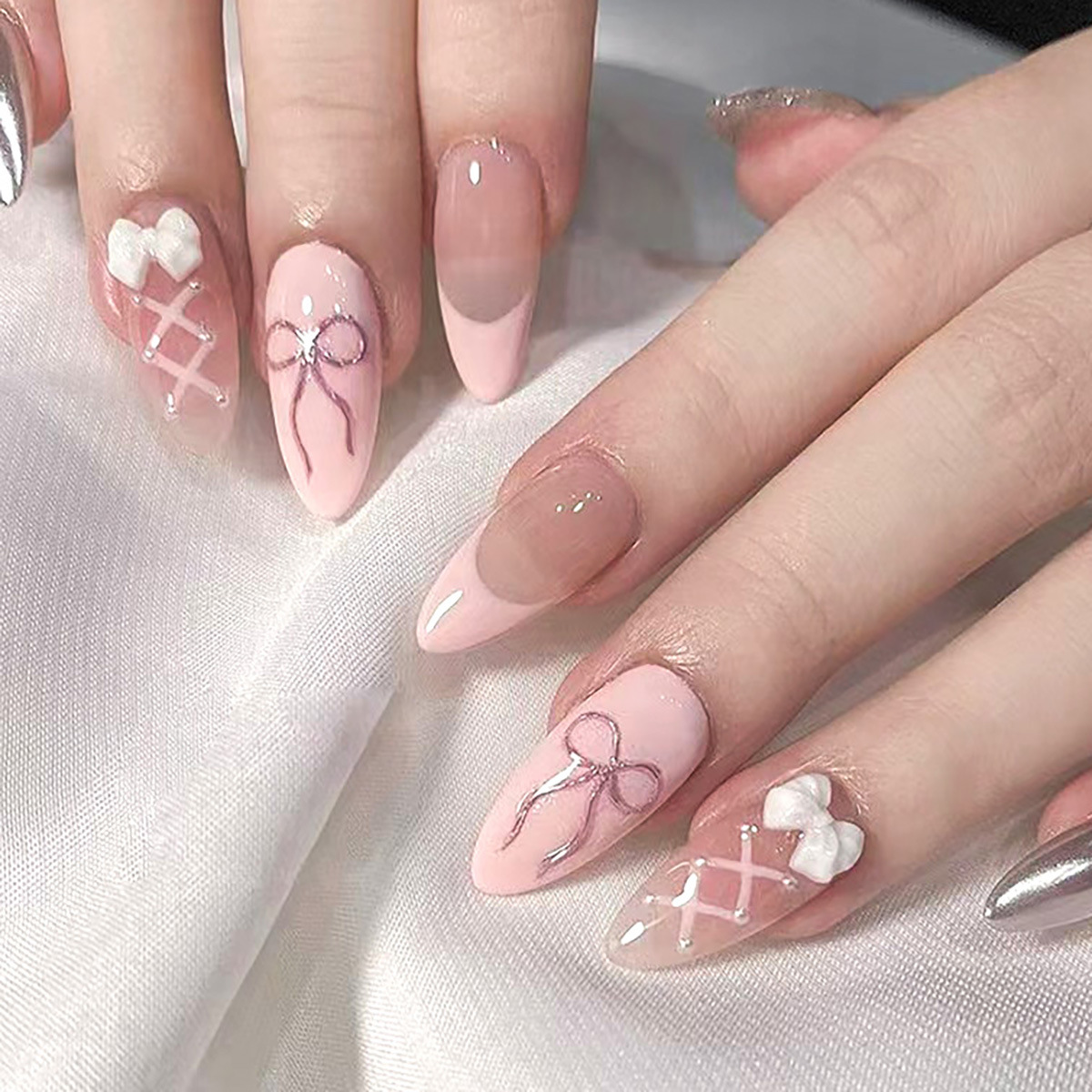 24Pcs Wearable French Fake Nails with Glue Simple Almond False Nails White Edge Design Short Full Cover Oval Nails Set Press On E0116 view 10
