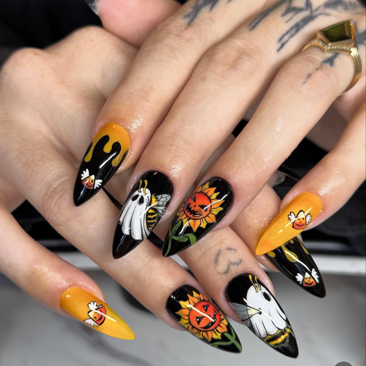 Halo Dyeing Bloodstain Design Long Pointed False Nails Halloween Detachable Finished Fake Nails Press on Nails with Jelly Glue  E0143A view 3