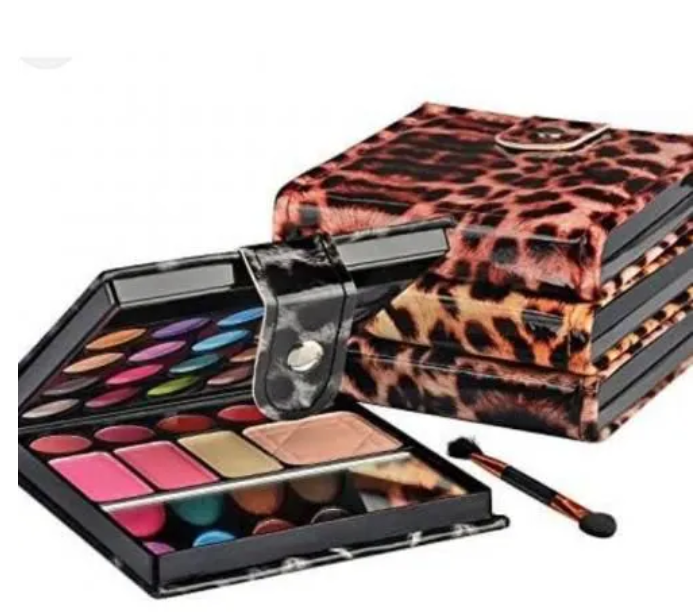 Elegant Multiple Designs Eyeshadow Palette – Highly Pigmented Matte & Shimmer Makeup Palettes for Women & Girls – Long-Lasting Blendable Colors for Daily & Party Looks