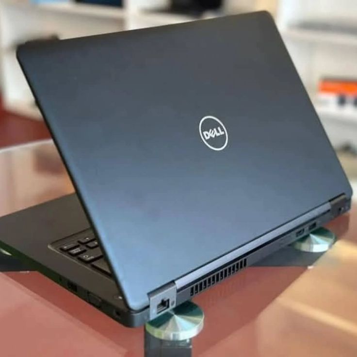 🔥NEW OFFER!🔥Dell Latitude 7390 8th Gen Intel i5-8350U 8GB DDR4 RAM 256GB SSD 13.3" LCD Non-touch Display Premium Business Laptop Certified Ex UK 6 Months Warranty Dell Latitude 7390 8th Gen Intel i5