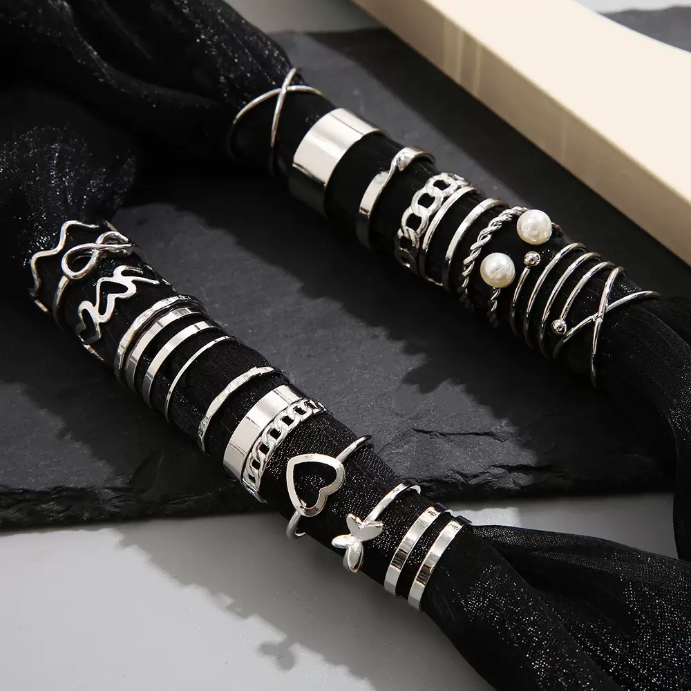22PCS Women's Butterfly Rings Opening Multioint Rings Set Love Rings Female High Quality Accessories Women's Jewelry Set Used For Shooting Props Or Daily Wear