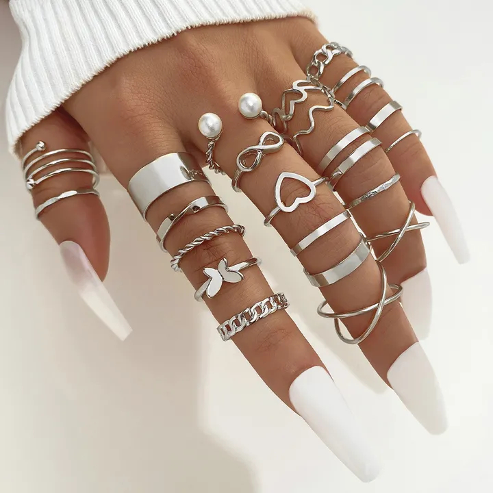 22PCS Women's Butterfly Rings Opening Multioint Rings Set Love Rings Female High Quality Accessories Women's Jewelry Set Used For Shooting Props Or Daily Wear