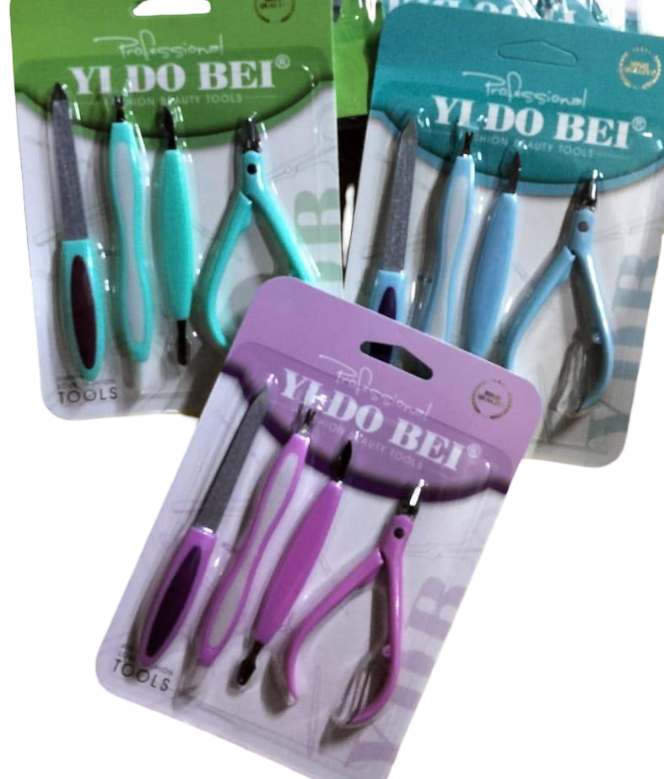 Set of 4 PCS Yido Bei Professional Manicure & Pedicure Set –  4 Piece Grooming Kit with Colored Handles