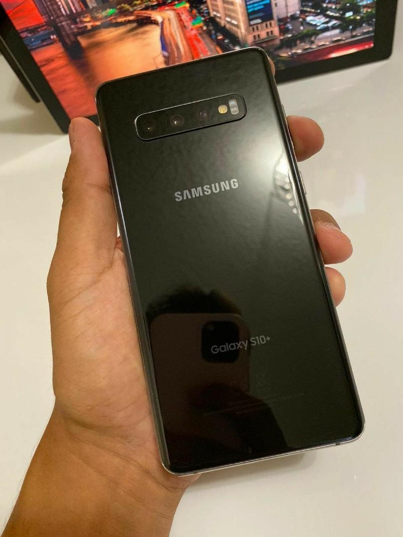Samsung galaxy s10+ (refurbished) ,s10 plus ,s10+ , s10+ , 8gb ram ,128gb rom, clean piece ,no dot or line on screen, face unlock, no fingerprint