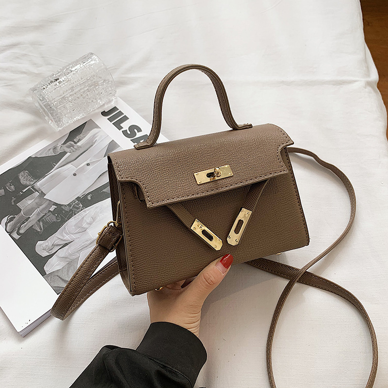 Fashionable checkered embroidered single shoulder bag, new retro texture small square bag, stylish and simple handbag
