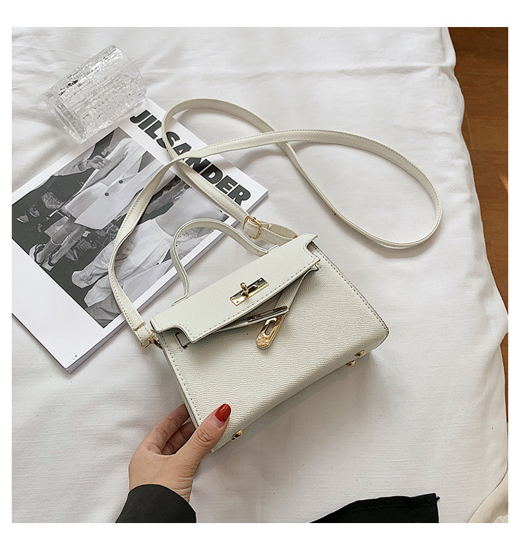 Fashionable checkered embroidered single shoulder bag, new retro texture small square bag, stylish and simple handbag