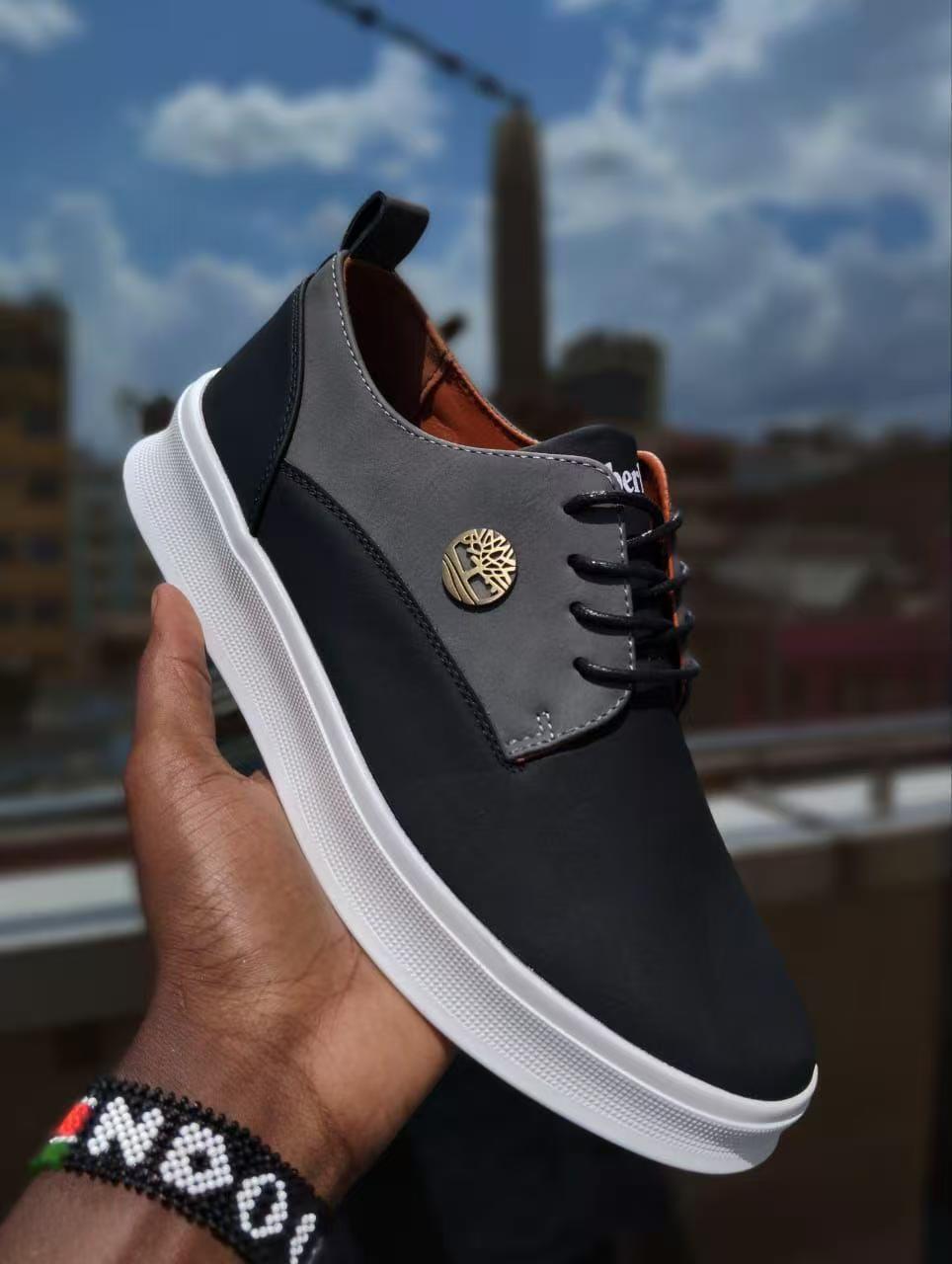 MEN BEST QUALITY CASUAL TIMBERLAND SHOES/ SNEAKERS CAN BE STYLED FOR WORK, BUSINESS AND WEEKENDS GRAB YOUR SIZE TODAY.