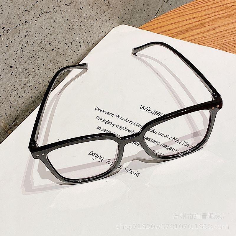 Unisex Retro Square Anti Blue Light Glasses, Lightweight PC Frame Computer Eyewear, Clear Black Transparent Frame Daily Makeup Optical Eyeglasses For Men Women