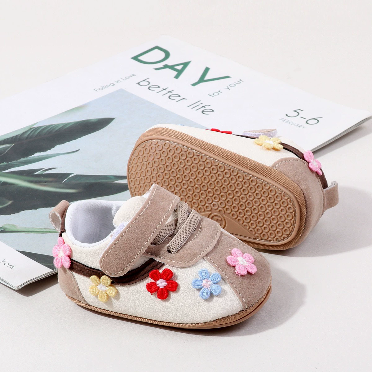 Spring And Autumn Baby Unisex First Walking Toddler Shoes For 0-18 Months Flower Design Cute And Funny Soft PVC Sole Hook Loop