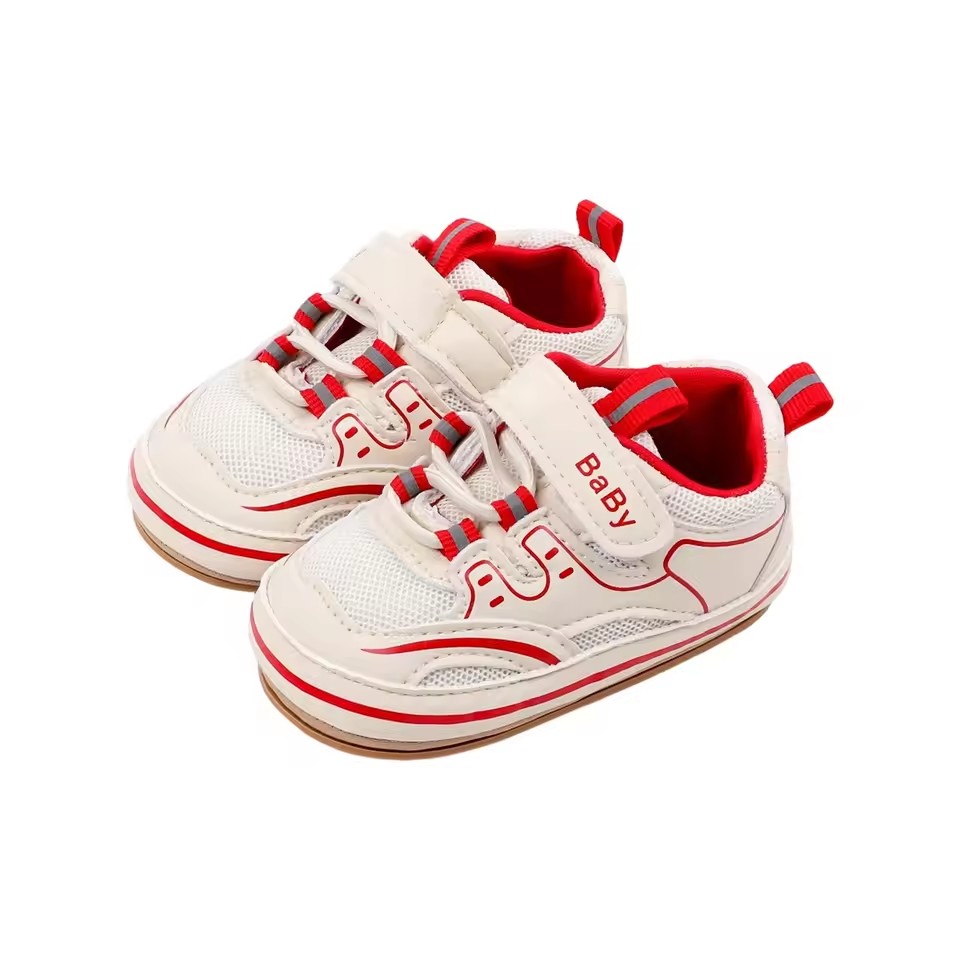 Preschool soft soled letter walking shoes are fashionable, versatile, and can't fall off the front step shoes