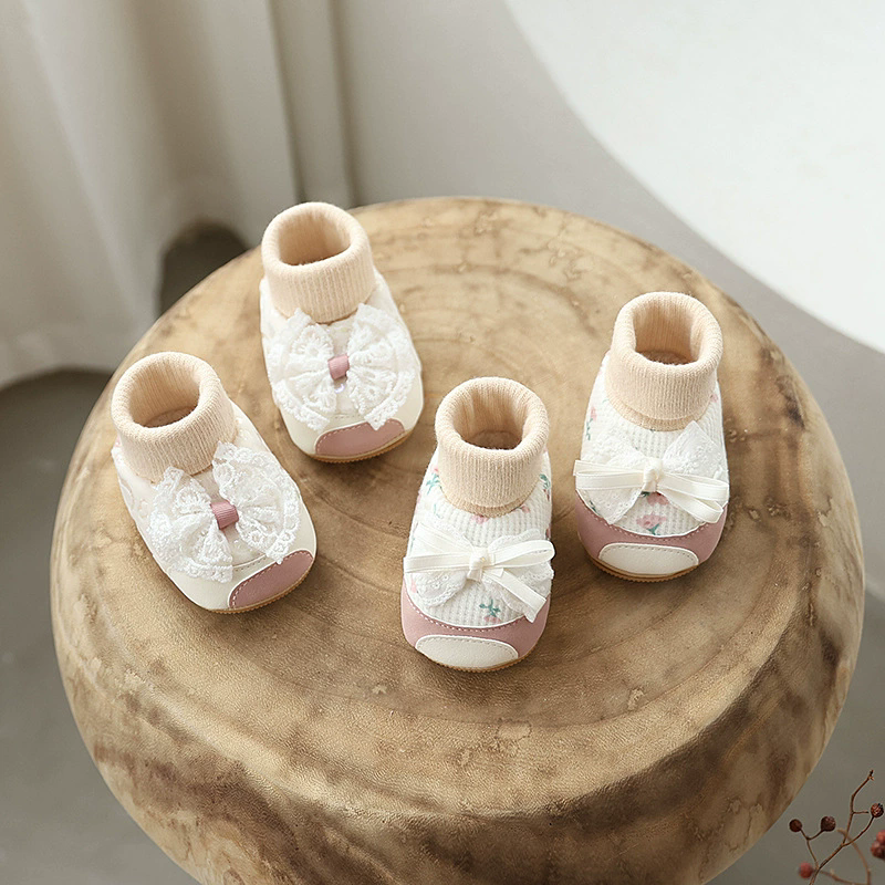 Winter baby shoes 0-1 years, 3-6-9 months, female baby anti slip princess cotton shoes, socks