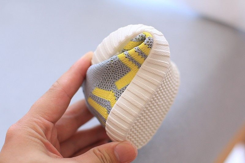 Spring/Summer New Style 1-3 Year Old Boys and Girls Baby Mesh Shoes Breathable Baby Soft soled Sneakers