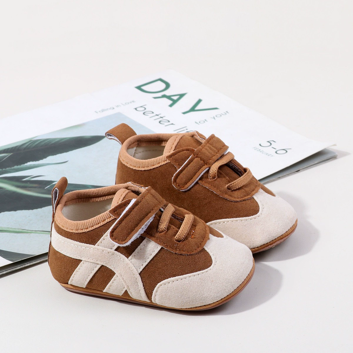 New Spring and Autumn Infant Soft Bottom Anti slip Color blocked Sports Shoes with Rubber Bottom Velcro