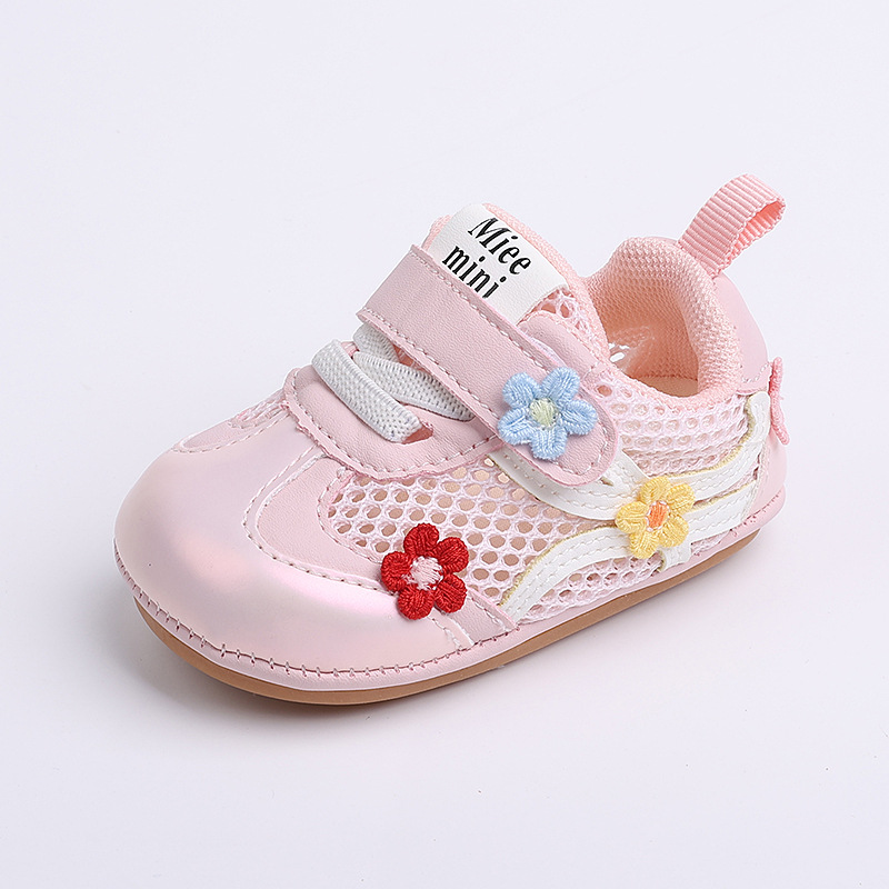 Spring and summer baby girls 0-12 months old, breathable and non slip mesh walking shoes with heels that do not fall off