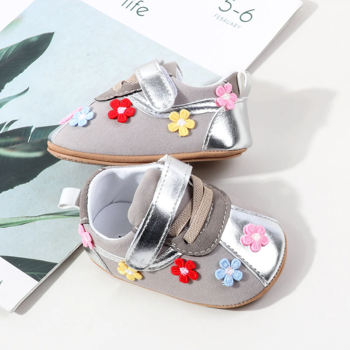 Spring And Autumn Baby Unisex First Walking Toddler Shoes For 0-18 Months Flower Design Cute And Funny Soft PVC Sole Hook Loop