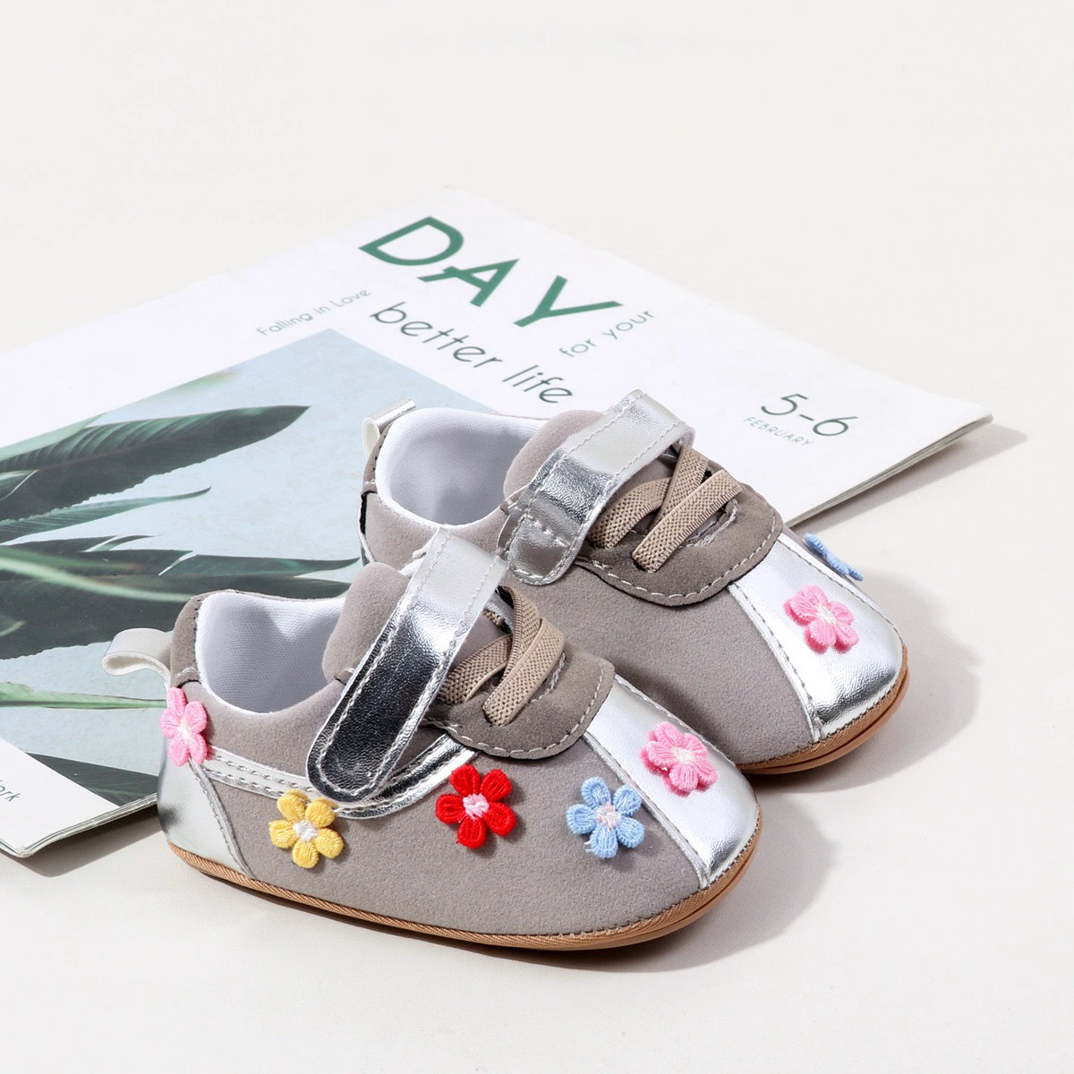 Spring And Autumn Baby Unisex First Walking Toddler Shoes For 0-18 Months Flower Design Cute And Funny Soft PVC Sole Hook Loop