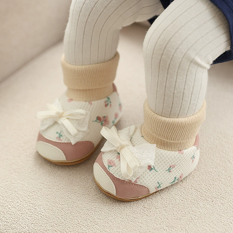 Winter baby shoes 0-1 years, 3-6-9 months, female baby anti slip princess cotton shoes, socks