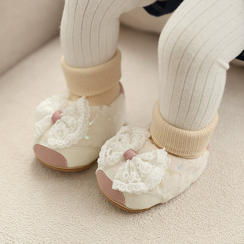 Winter baby shoes 0-1 years, 3-6-9 months, female baby anti slip princess cotton shoes, socks