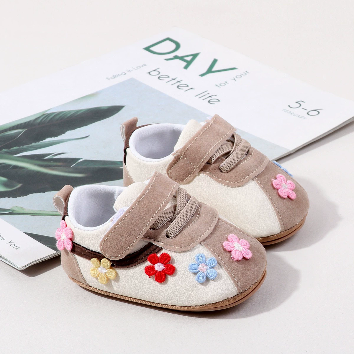 Spring And Autumn Baby Unisex First Walking Toddler Shoes For 0-18 Months Flower Design Cute And Funny Soft PVC Sole Hook Loop