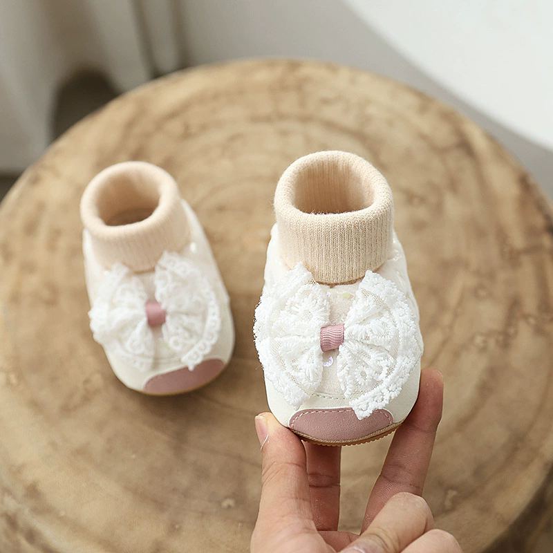 Winter baby shoes 0-1 years, 3-6-9 months, female baby anti slip princess cotton shoes, socks