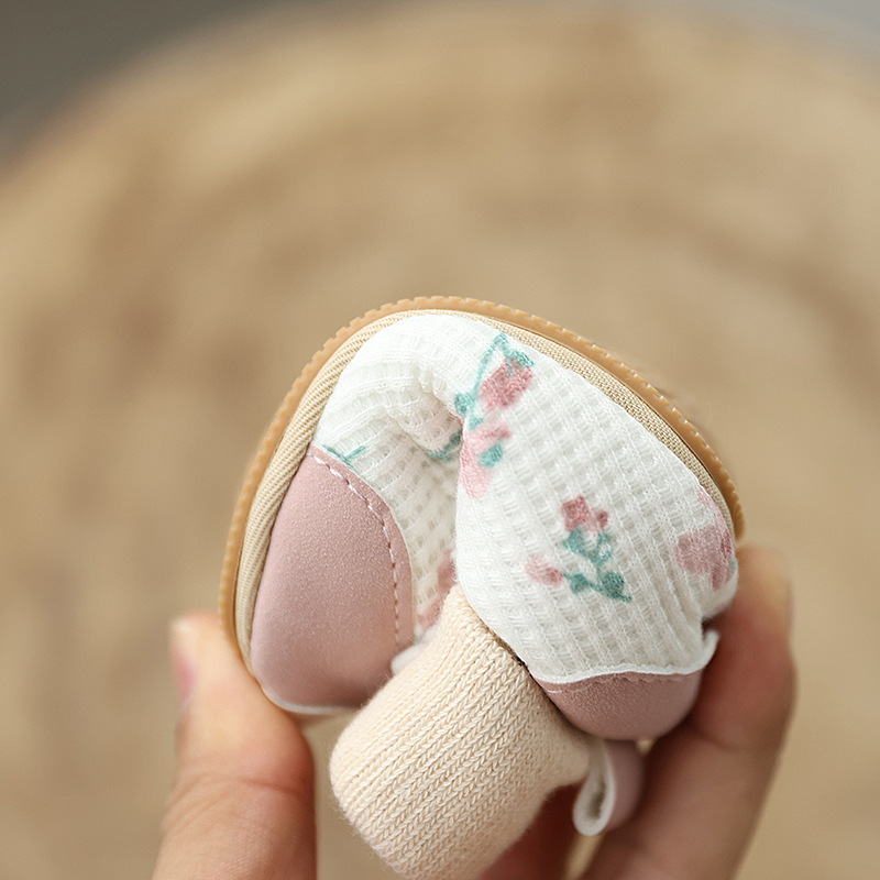 Winter baby shoes 0-1 years, 3-6-9 months, female baby anti slip princess cotton shoes, socks
