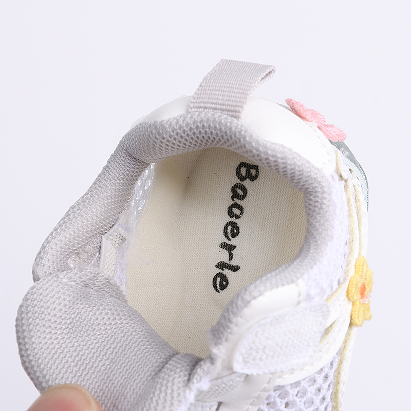 Spring and summer baby girls 0-12 months old, breathable and non slip mesh walking shoes with heels that do not fall off