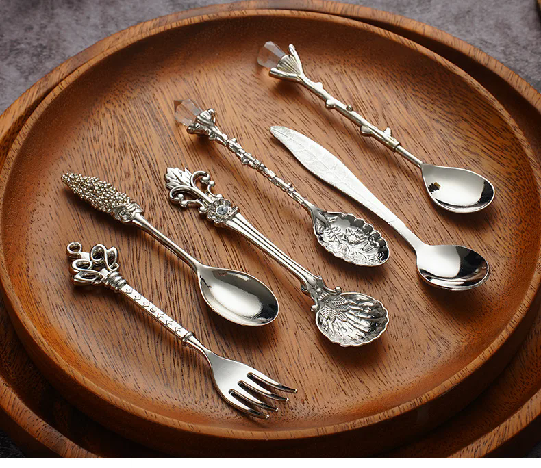 6PCs Vintage Palace Coffee Spoon Set Home Tableware Kitchen Gadget Set Ice Cream Jam Dessert Spoon Afternoon Tea Decor Tool Gift