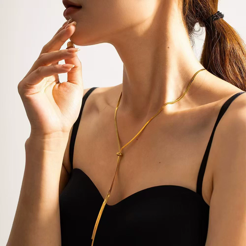 New Wine Red Cherry Gold Color Pendant Necklace For Women Personality Fashion Necklace Wedding Jewelry Birthday Gifts A-2070