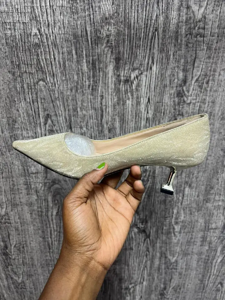 Thrift Womens Heels, Small Feet. Thrift Kids Heels. Thrift Girls Heels. 1.5 inches, Size 35, Normal Fitting
