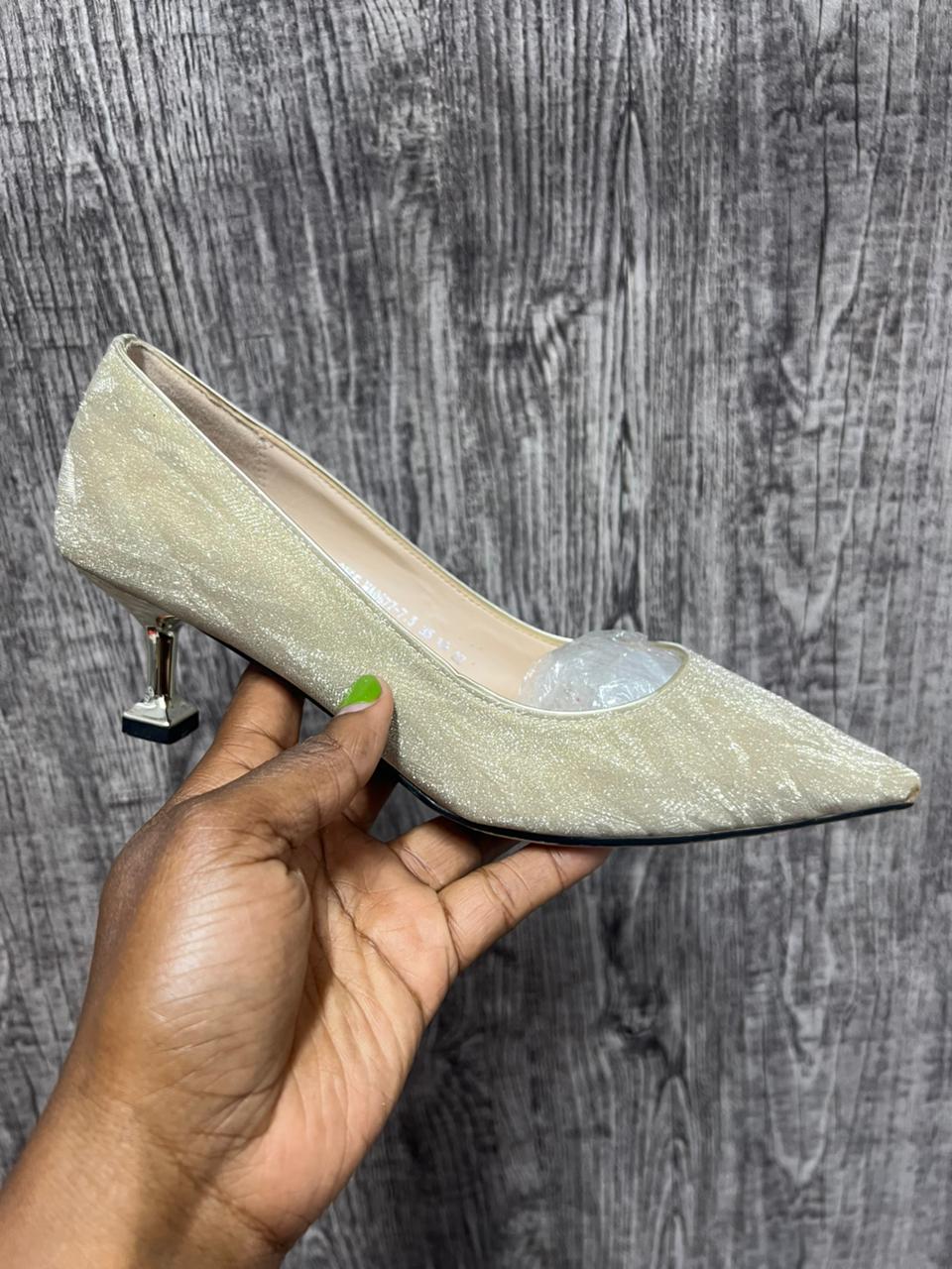 Thrift Womens Heels, Small Feet. Thrift Kids Heels. Thrift Girls Heels. 1.5 inches, Size 35, Normal Fitting