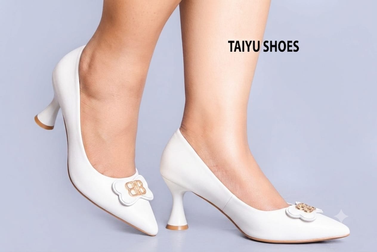 Clowse Ladies Kitten Heels – Elegant Pointed Toe Low Heel Shoes with Textured Finish, Comfortable Slip-On Fashion Pumps for Office, Casual and Formal Wear