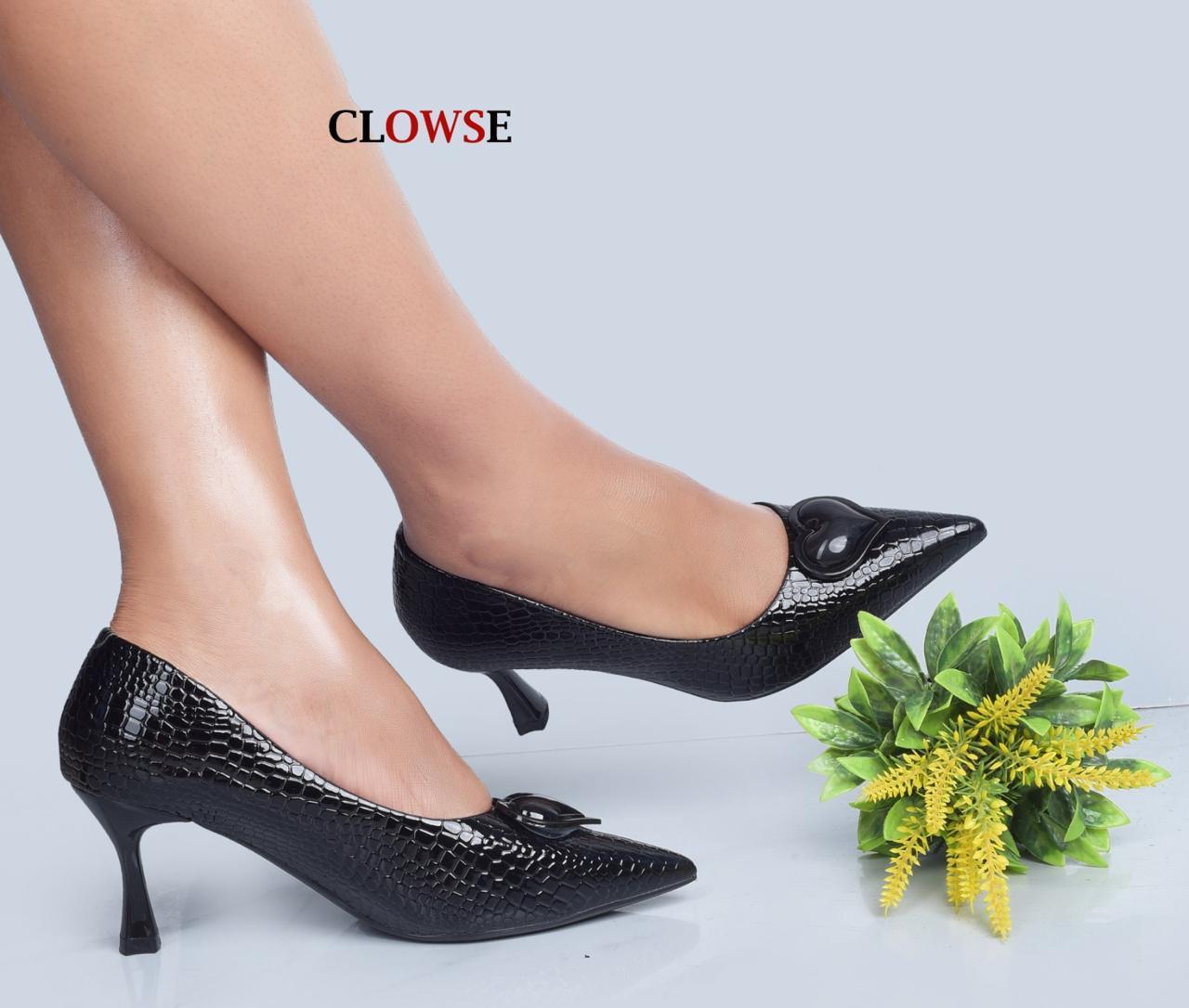 Clowse Ladies Kitten Heels – Elegant Pointed Toe Low Heel Shoes with Textured Finish, Comfortable Slip-On Fashion Pumps for Office, Casual and Formal Wear