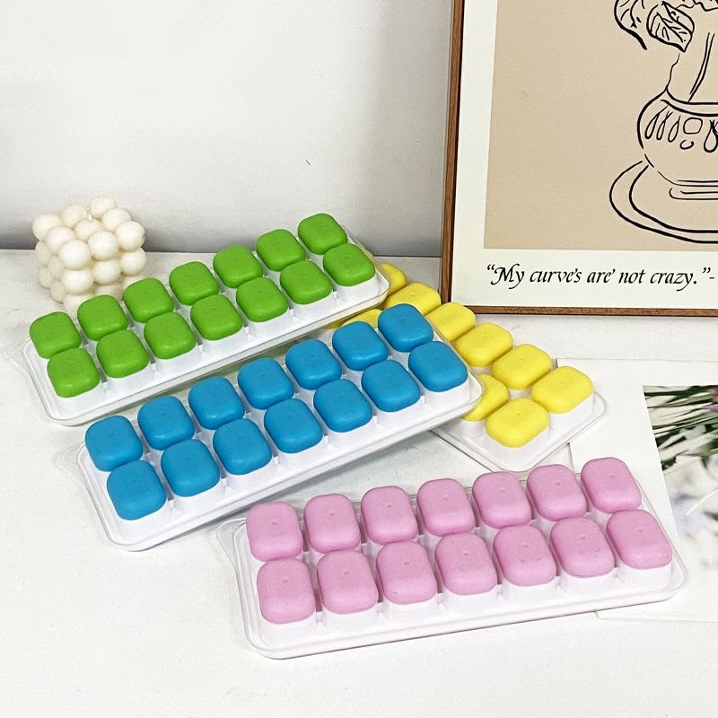 2pcs 14-Hole Ice Cube Trays with Silicone Base & Lid – BPA-Free Plastic Ice Maker Molds with Flexible Silicone Bases, Secure Covers and Compact Design for Freezer, Kitchen and Easy Ice Removal