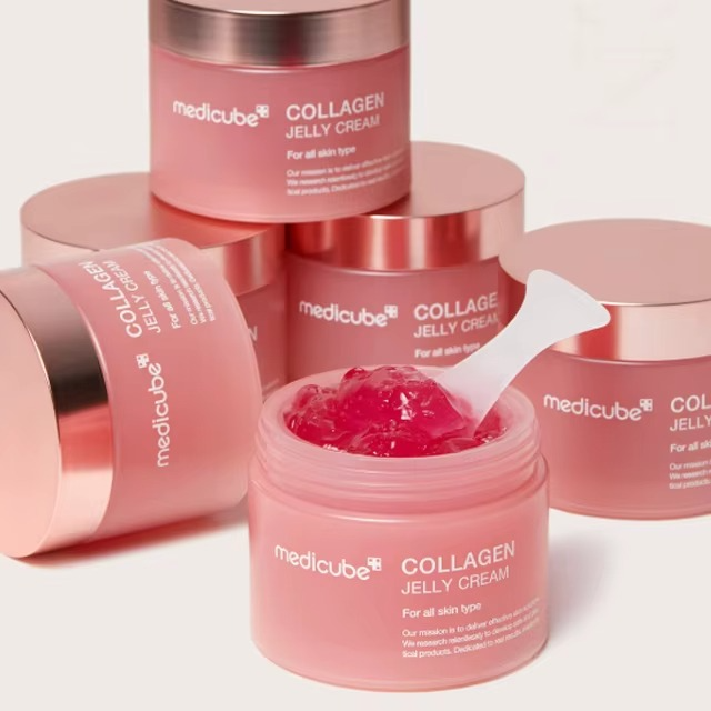 Medicube Collagen Jelly Cream With Niacinamide And Squalane. Moisturizes, Glows, Deeply Hydrates, Removes Wrinkles, Dark Spots, Fine Lines, Improve Skin Elasticity, Firms, Treats Acne, Scars & Evens