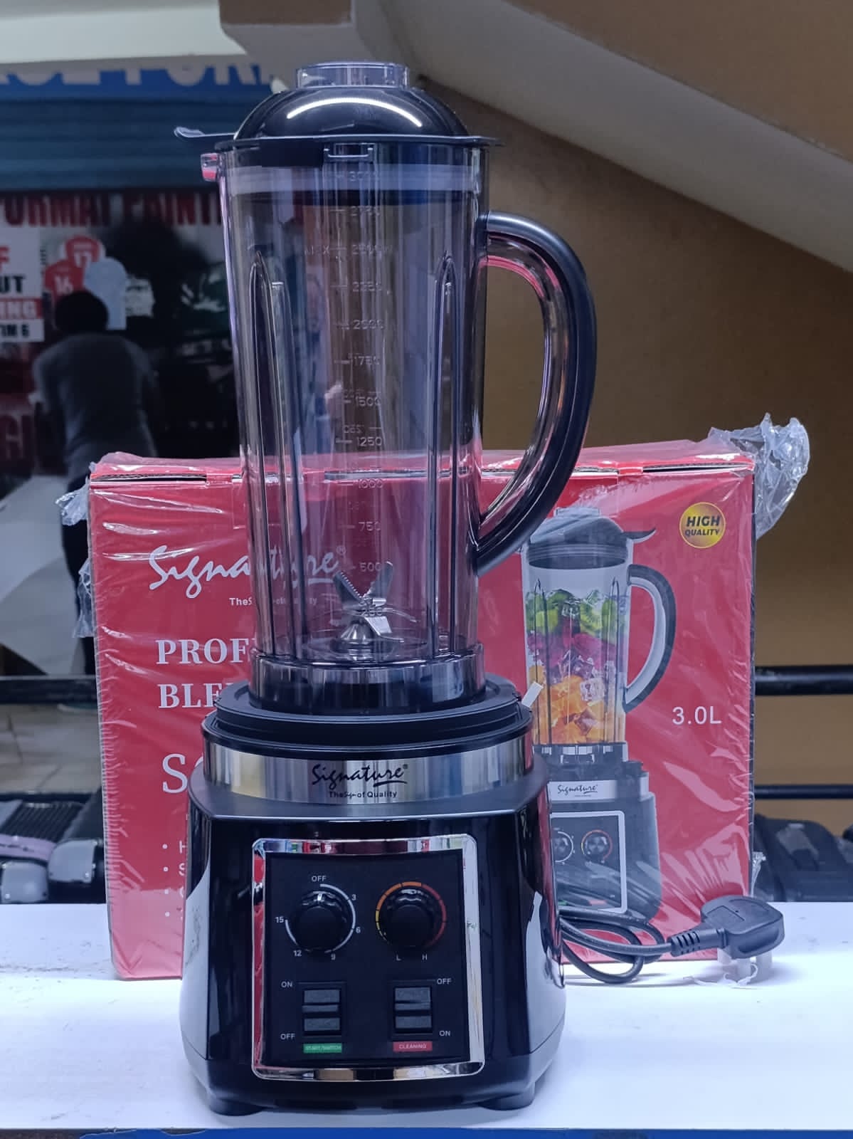 Signature SG-306A commercial Blender with 3L unbreakable jar and 2000W 9530 pure copper motor and original 304 six stainless steel blades. Signature Professional Blender