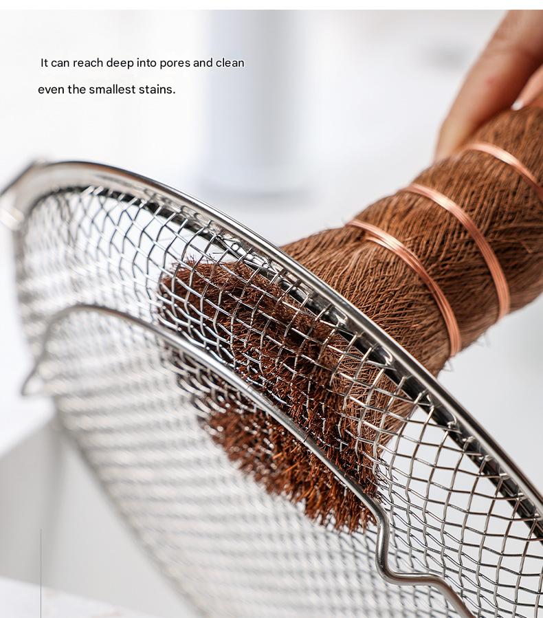 Natural palm wood pot scrubber, kitchen-specific long-handled pot scrubber, won't get your hands dirty while washing dishes.