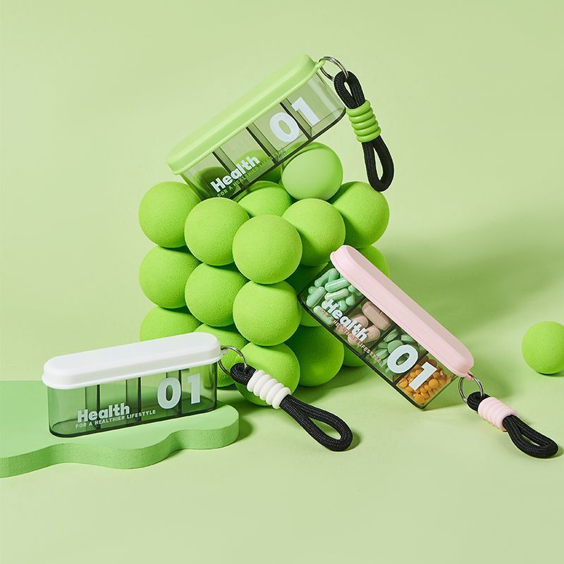 Portable medicine box, small medicine dispenser, mini medicine storage box for seven days a week, divided into compartments for three meals a day.