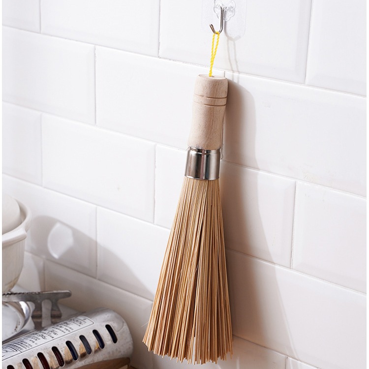 Wooden-handled cleaning brush, commercial vintage-style broom brush, long-handled brush, kitchen pot scrubber, hotel and restaurant slanted bamboo pot brush.
