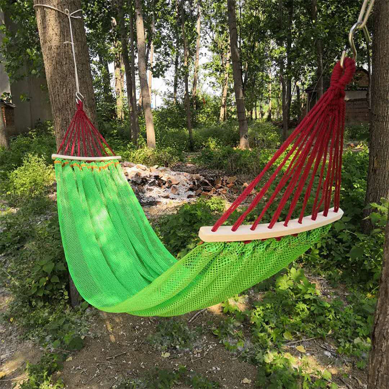 Outdoor Ice-Silk Mesh Hammock with Curved Spreader Bar – Anti-Rollover Design for Camping and Travel