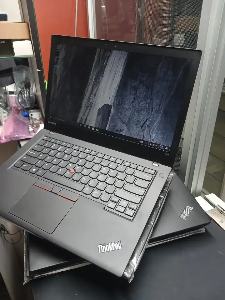 Lenovo ThinkPad T470 Laptop | Intel Core i5 6th Gen | 8GB RAM | 256GB SSD | 14-Inch Full HD Display | Windows 11 Pro | Wi-Fi | Bluetooth | Business Laptop | Ex-UK Refurbished laptop | Notebook