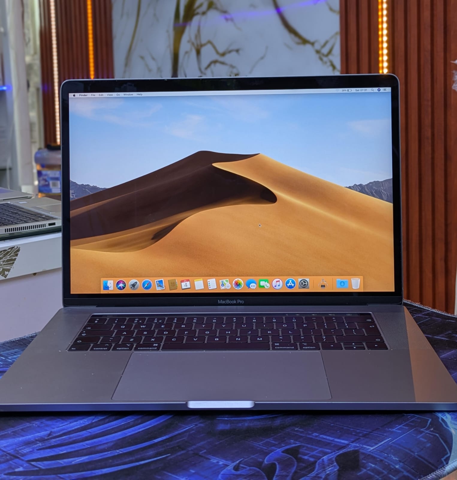 Apple MacBook Pro 15-Inch (2018) | Intel Core i7 | 16GB RAM | 256GB SSD | 15.4-Inch Retina Display | 4GB Dedicated Graphics | macOS | Premium Performance Laptop
