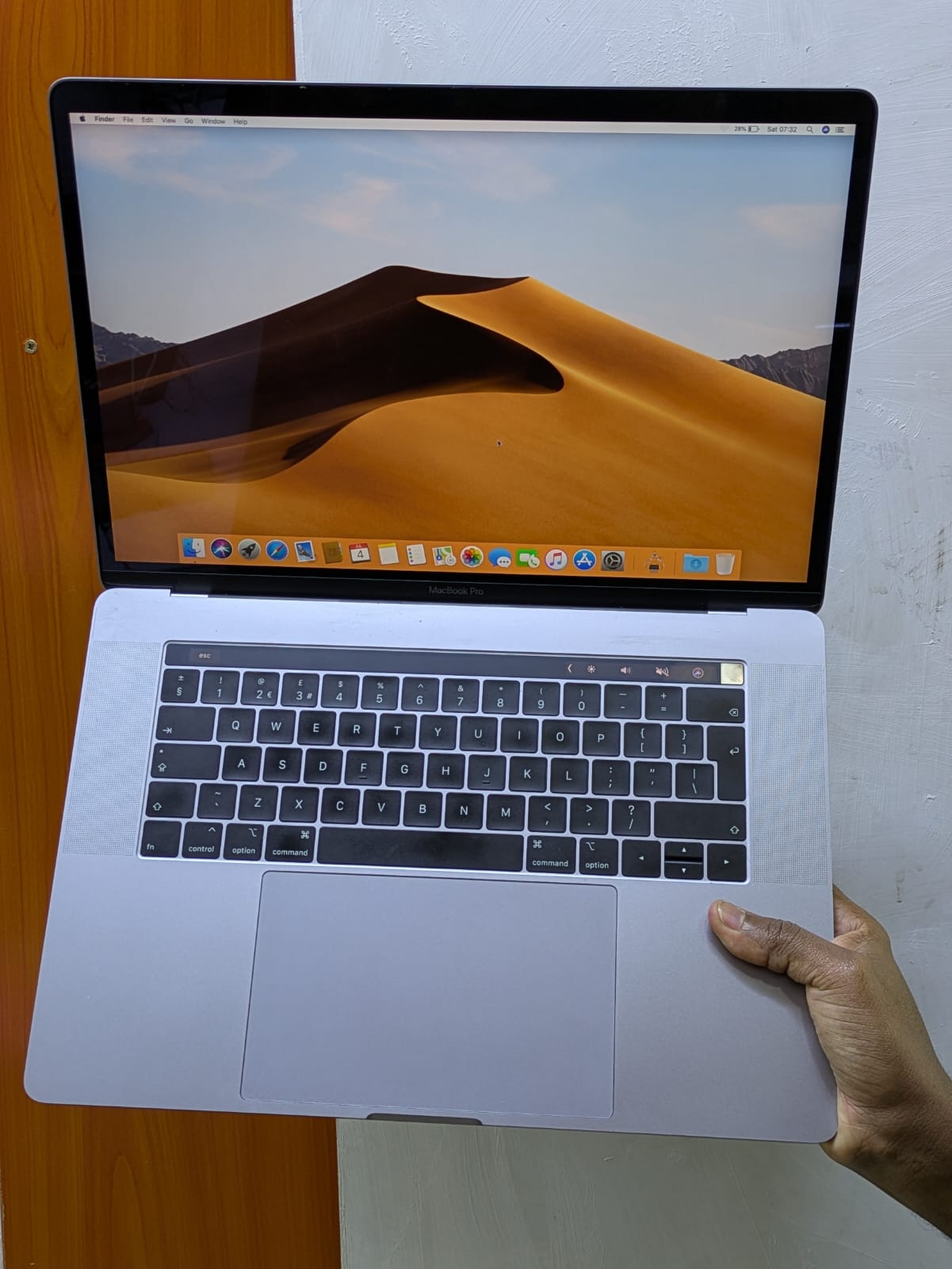 Apple MacBook Pro 15-Inch (2018) | Intel Core i7 | 16GB RAM | 256GB SSD | 15.4-Inch Retina Display | 4GB Dedicated Graphics | macOS | Premium Performance Laptop