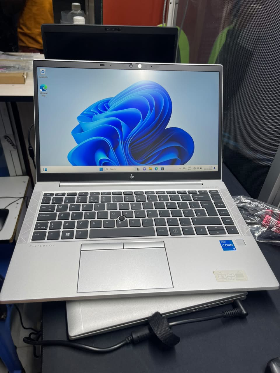 HP EliteBook 840 G8 Laptop Intel Core i5 11th Gen, 8GB RAM, 256GB SSD, Windows 11 Pro, 14 Inch FHD Display, Refurbished Business Laptop with Free Mouse